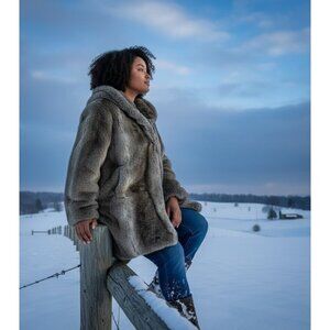 Pamela McCoy Luxury Designer Faux Fur Hooded, Zipper Coat For Women X1 NWT New